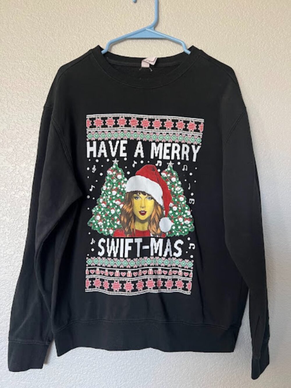 Taylor Swift Black "Have A Merry Swift-Mas" Christmas Sweatshirt Size Small